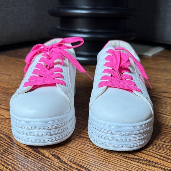 Barbie Women’s 9 Pink and White Sneakers with Rhinestones - Picture 3 of 7